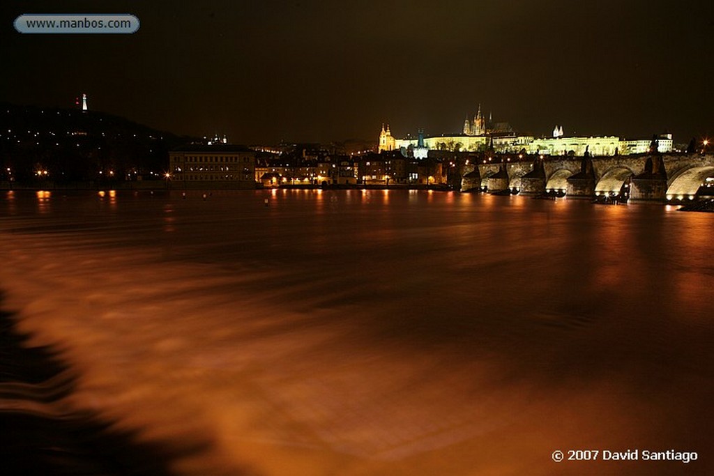 Praga
Castillo desde el rio Moldava
Praga