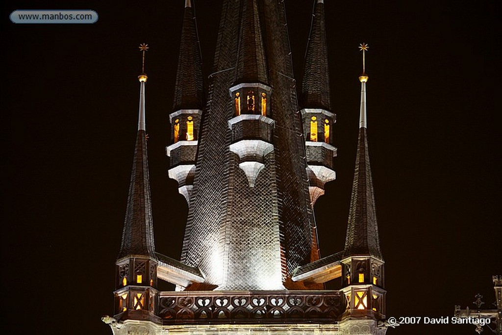 Praga
Iglesia de la Vigen de Tyn
Praga