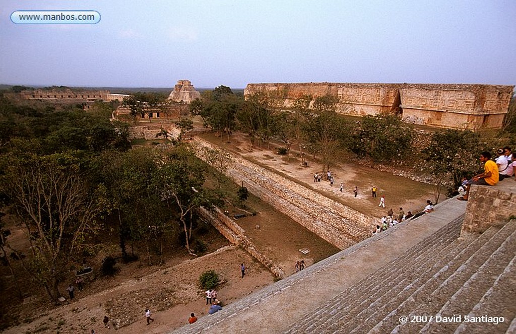 Uxmal
Piramide del adivino - Uxmal - Yucatán - México
Yucatan