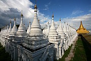 Kuthodaw Paya, Mandalay, Myanmar