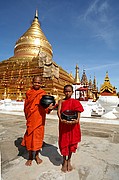 Shwezigon Paya, Pagan, Myanmar