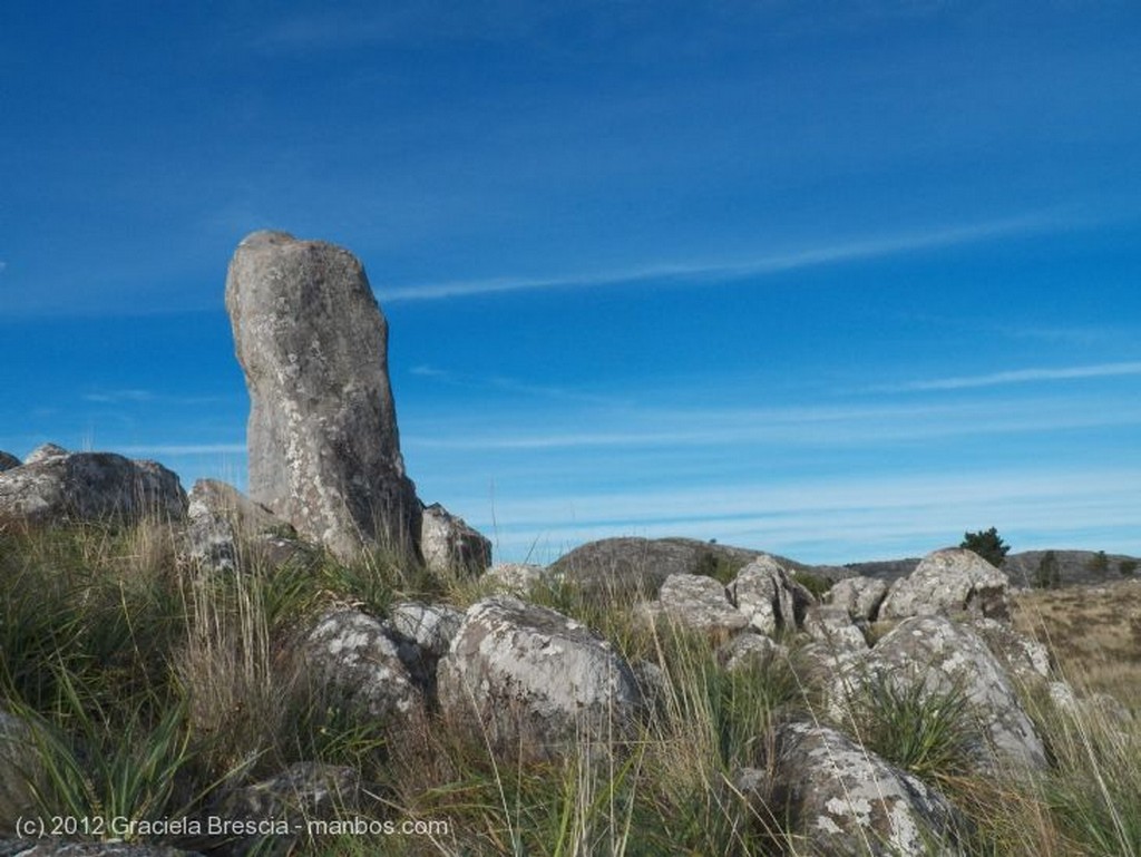 Foto de Tandil, cercania Villa del Lago, Buenos Aires, Argentina - observando el paisaje