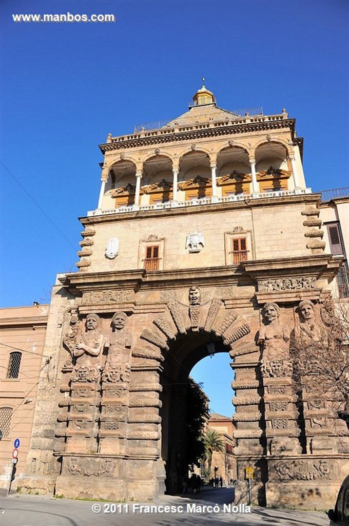 Palermo 
Porta Nuova 
Sicilia