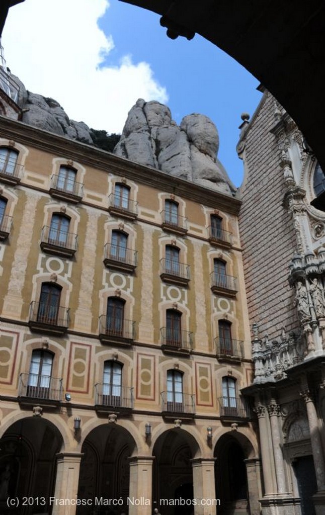 Monasterio de Montserrat
Monasterio de Montserrat
Barcelona