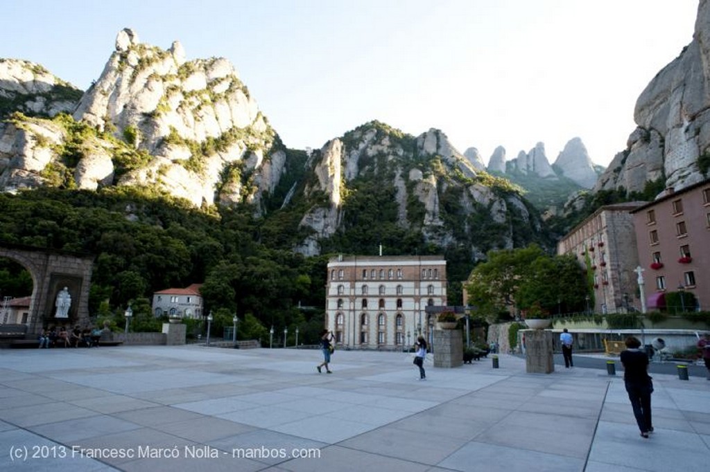 Monasterio de Montserrat
Monasterio de Montserrat
Barcelona