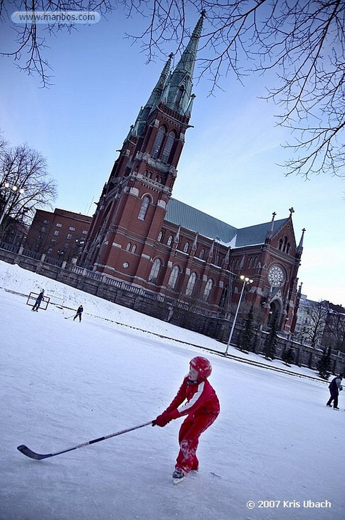 Helsinki
Niños jugando en hielo
Helsinki