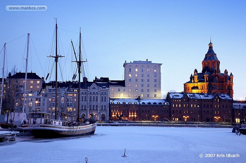 Helsinki
Catedral Ortodoxa de Uspenski
Helsinki