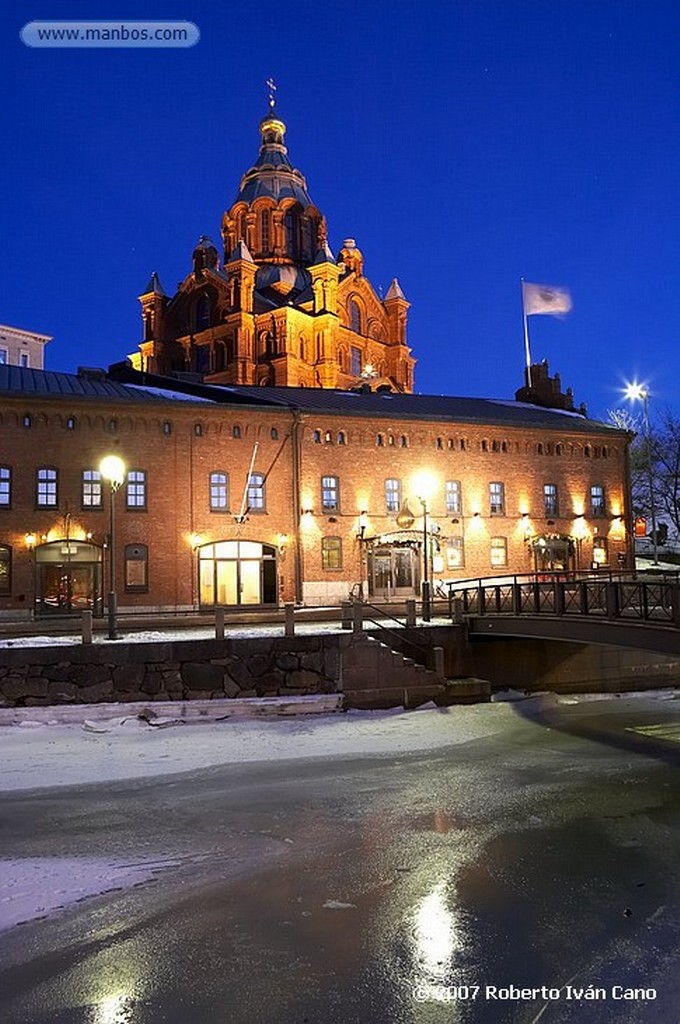 Helsinki
Catedral Ortodoxa de Uspenski
Helsinki