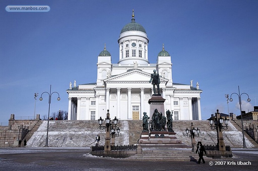 Helsinki
Catedral Luterana en plaza del senado
Helsinki