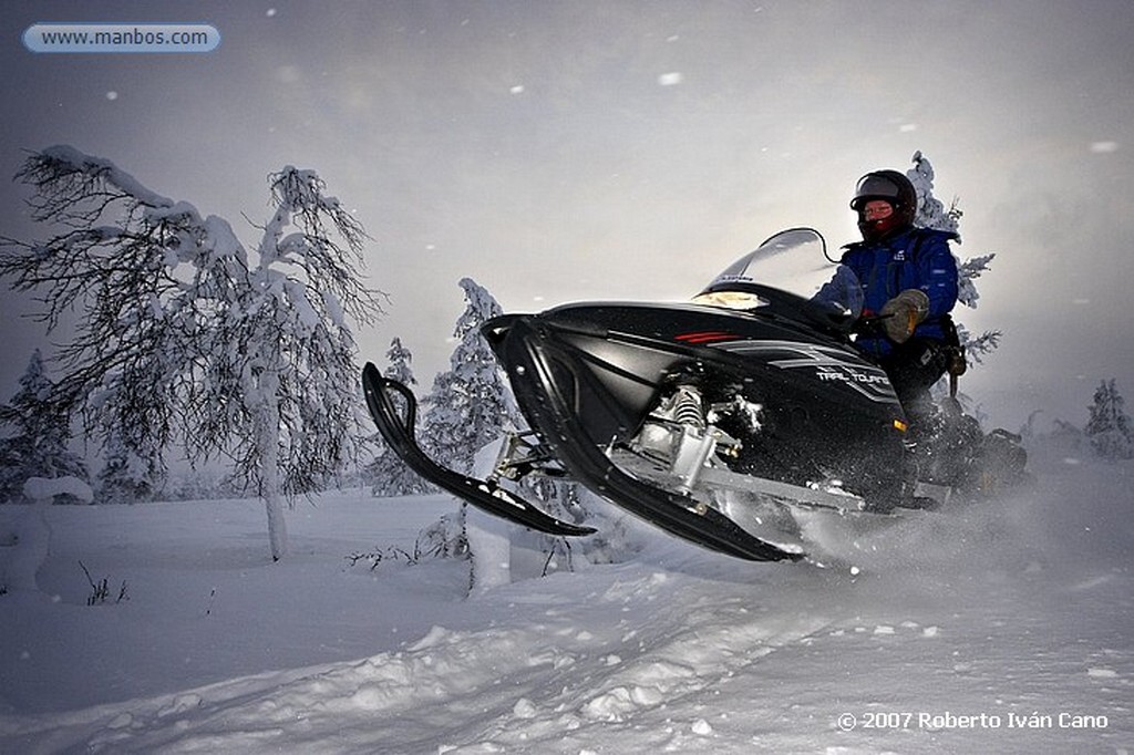 Laponia
Excursión en motos de nieve
Laponia