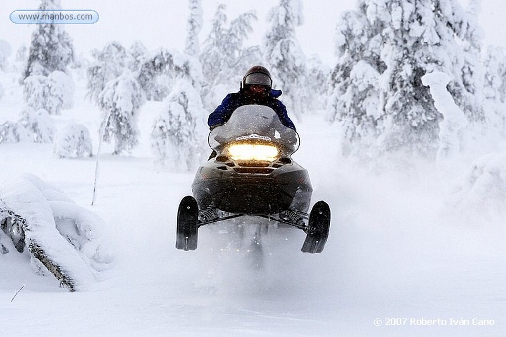 Laponia
Excursión en motos de nieve
Laponia