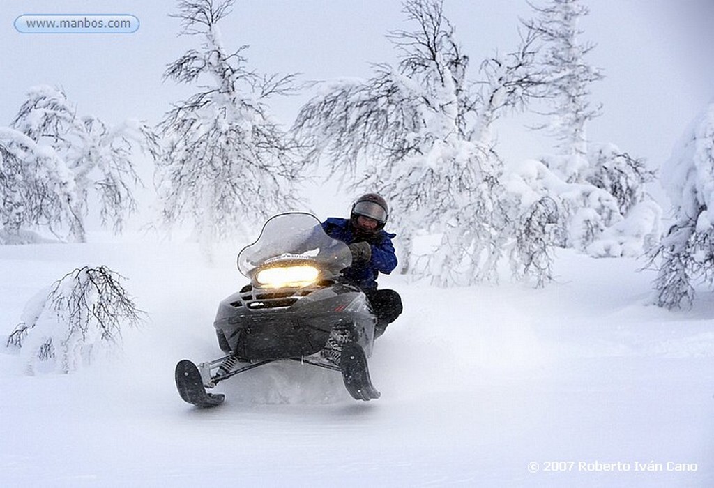 Laponia
Excursión en motos de nieve
Laponia