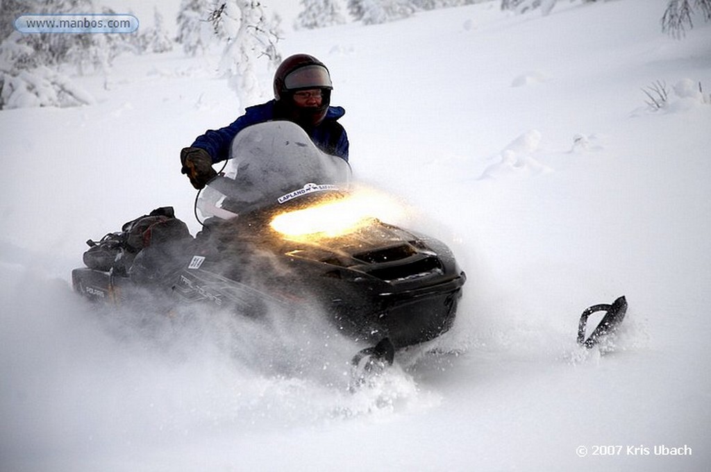 Laponia
Excursión en motos de nieve
Laponia