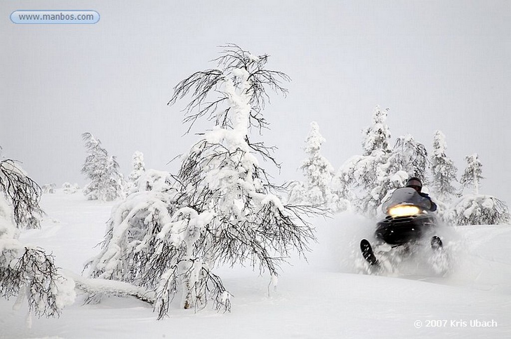 Laponia
Excursión en motos de nieve
Laponia