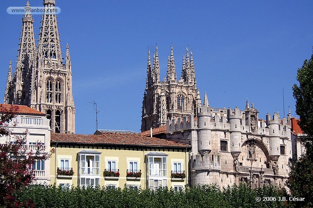 Burgos
Teatro principal y Estatua del Cid
Burgos