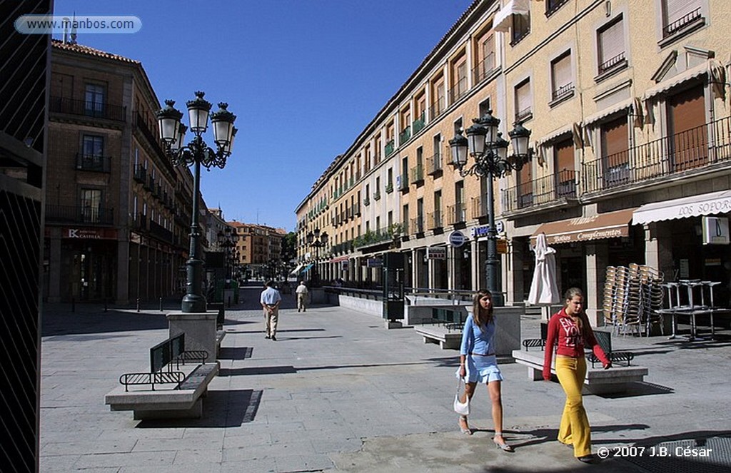 Segovia
Plaza de la Artillería y calle de San Juan
Segovia