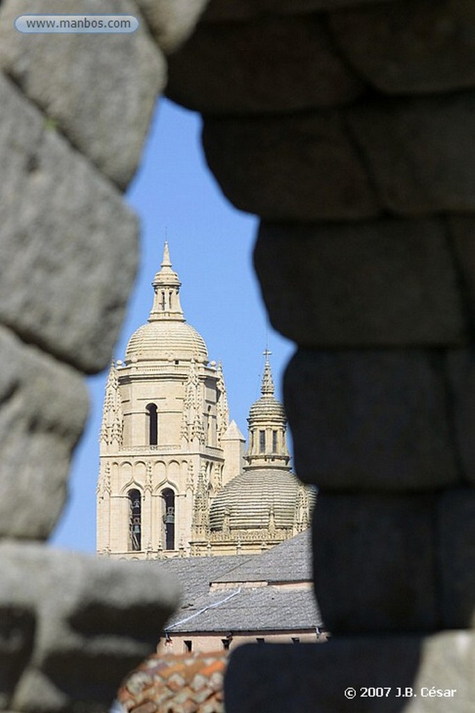 Segovia
Plaza Mayor y Catedral
Segovia