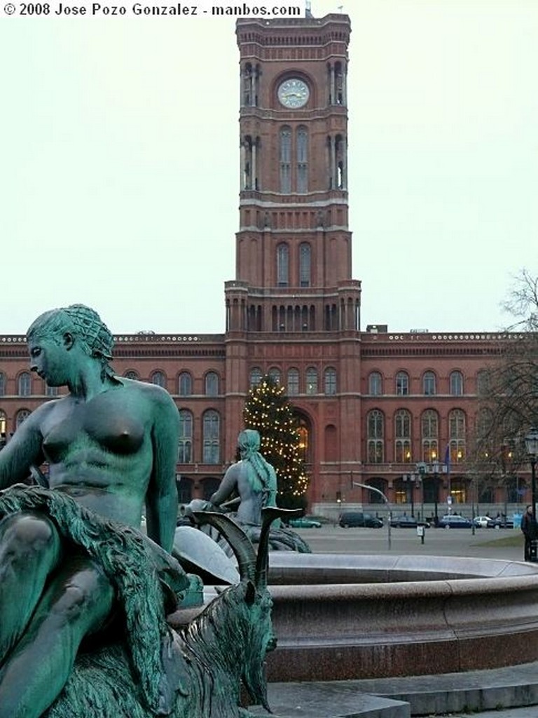 Berlin
Neptunbrunnen und Rotes Rathaus
Berlin