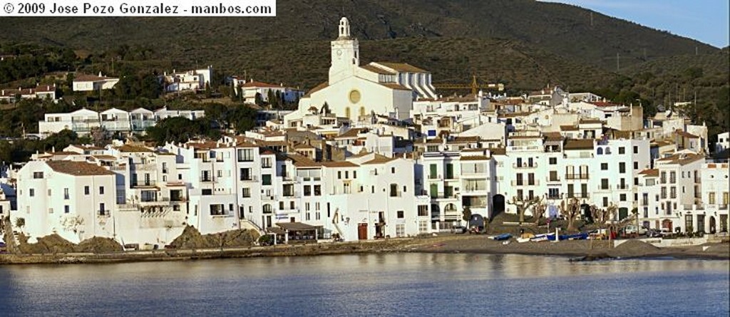 Cadaques
Faro Lejano
Girona