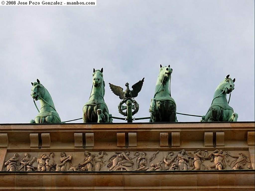 Foto de Berlin, Brandenburg Tor, Alemania - Puerta de Brandenburgo