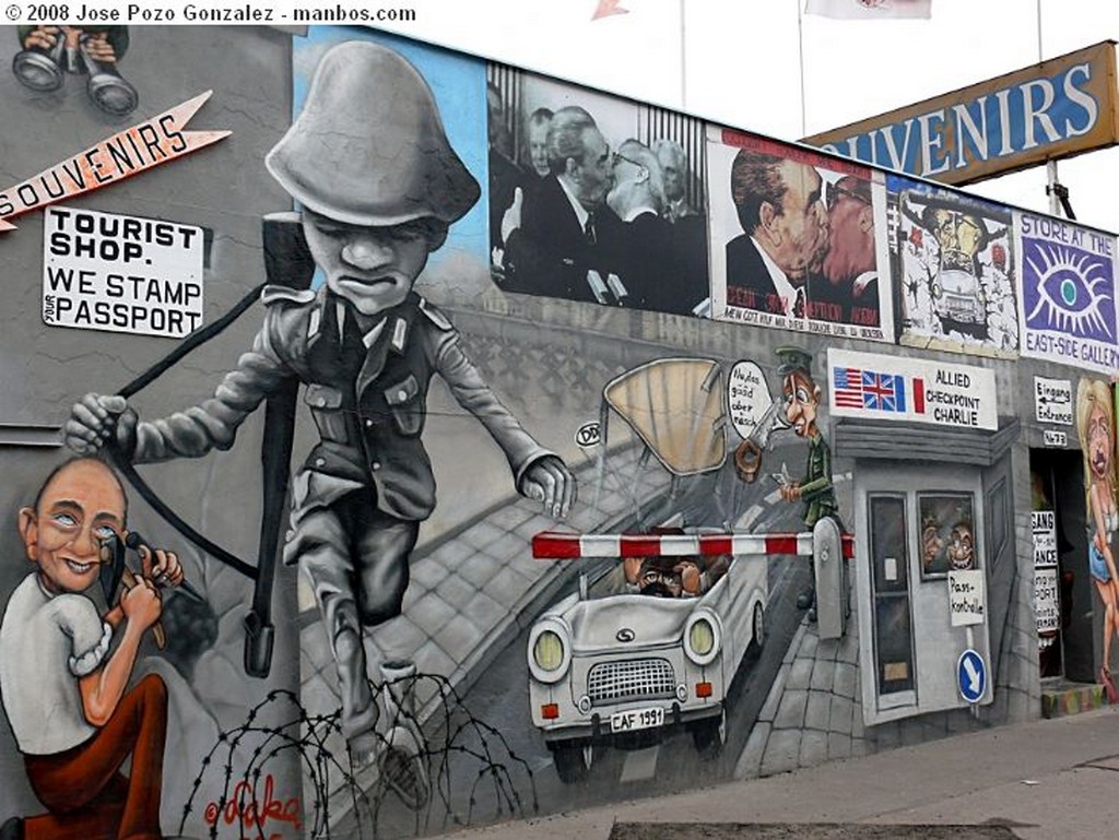 Foto de Berlin, East Side Gallery Muhlen Strasse, Alemania - Souvenirs del Muro