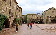 Plaza Jaume I, Monells, España