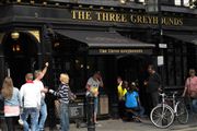 Camara Canon PowerShot G12
Pub The Three Greyhounds Londres
7 dias en Londres
LONDRES
Foto: 27321