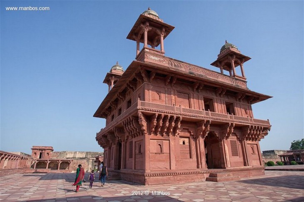 Fatehpur Sikri
Fatehpur Sikri
Uttar Pradesh
