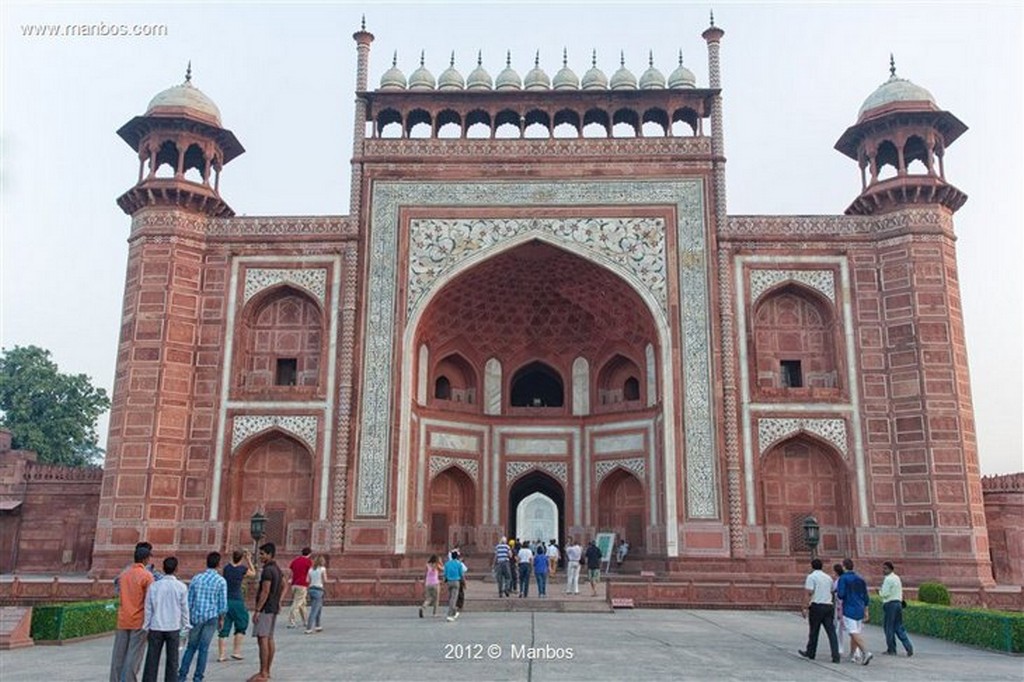 Agra
Taj Mahal
Uttar Pradesh