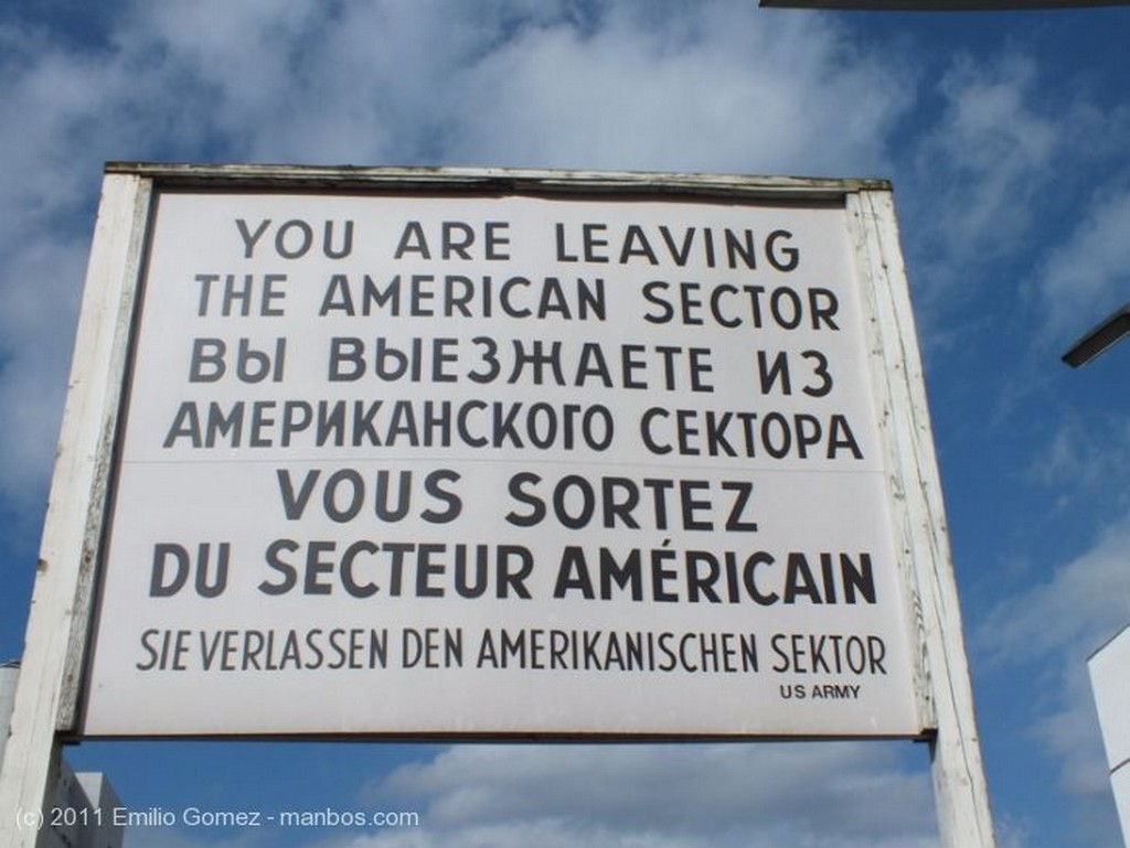 Berlin
Checkpoint Charlie
Berlin