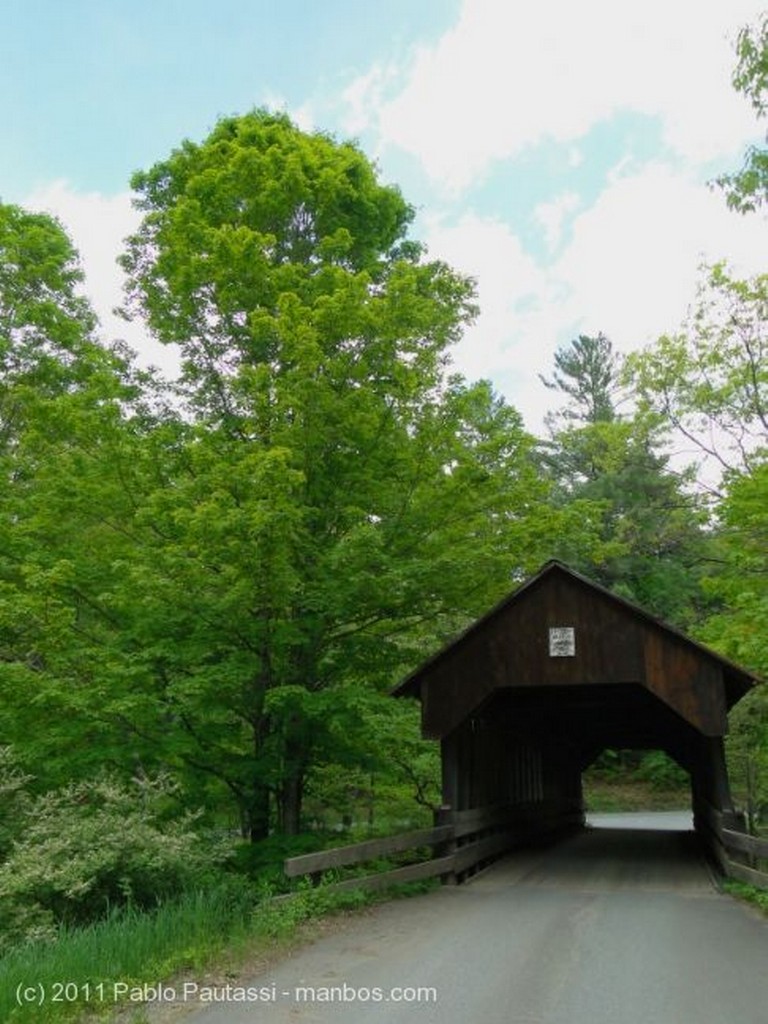 Foto de New Hampshire, Estados Unidos - Coverd Bridge