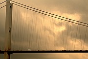 Camara Canon EOS 30D
Uno de los dos puentes colgantes del Bósforo, que une Europa y Asia
Estambul
ESTAMBUL
Foto: 14054