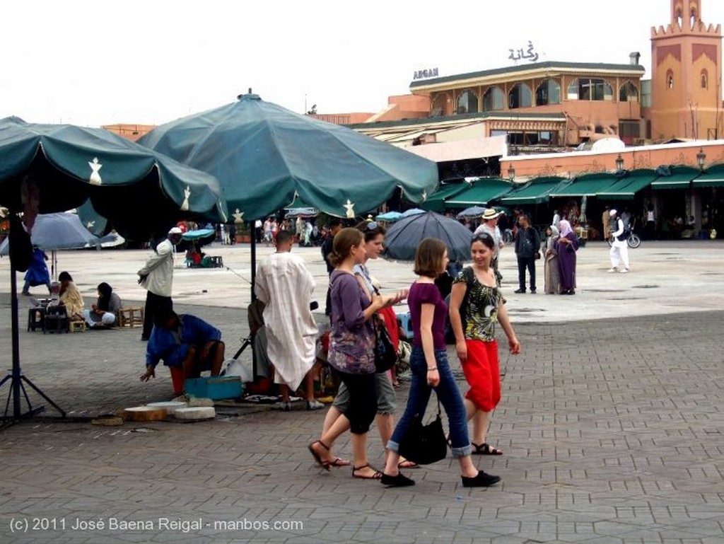 Marrakech
Con la Koutoubia al fondo
Marrakech