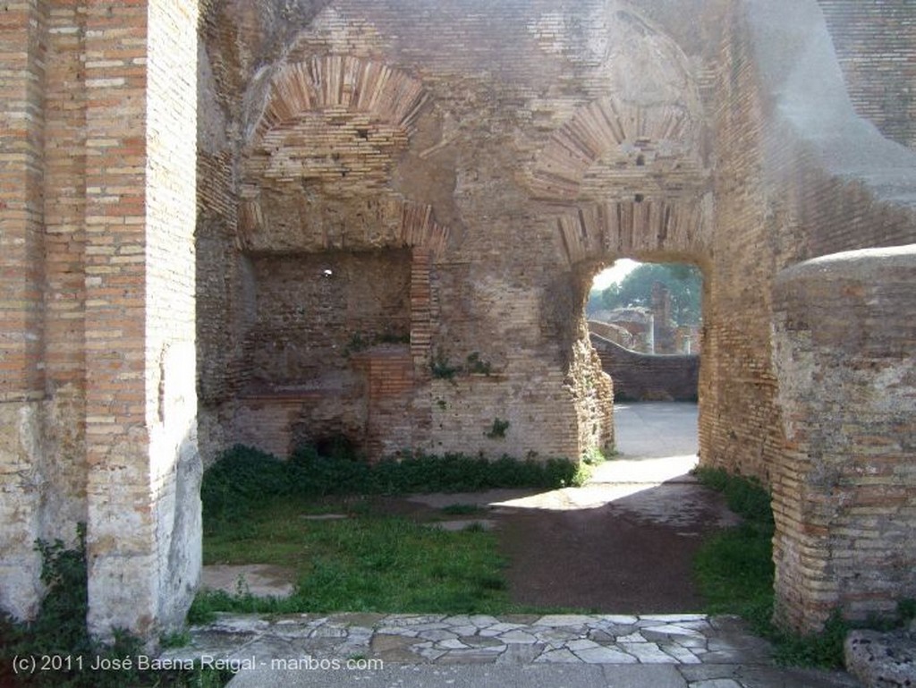 Ostia Antica
Capitel y entablamento
Roma