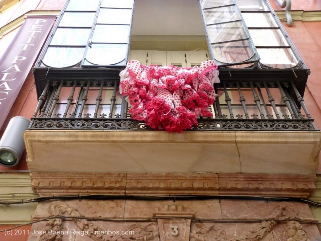 Foto de Malaga, Calle Moreno Monroy, España - Balcon engalanado