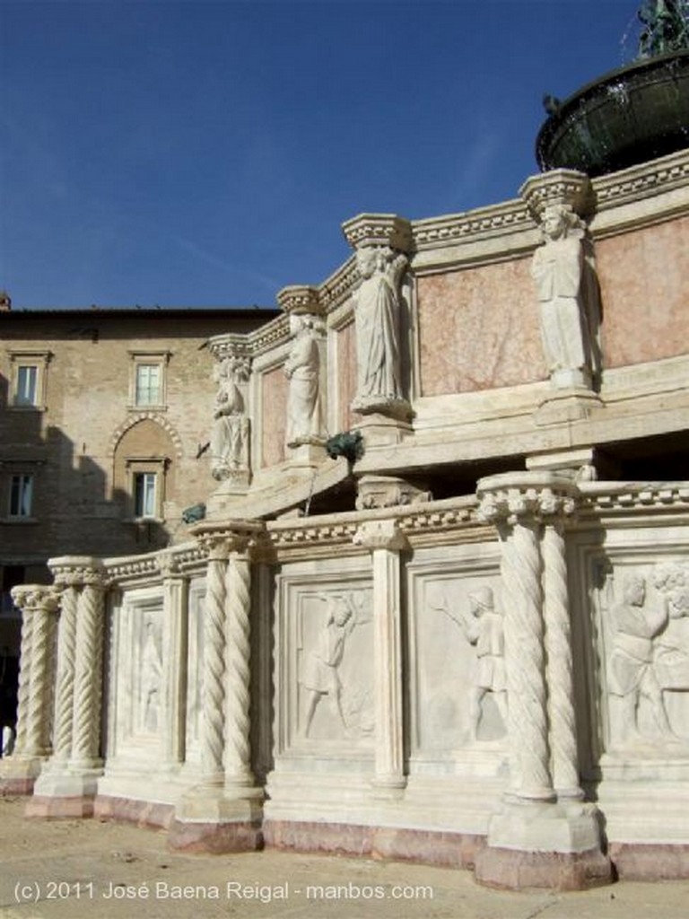 Perugia
Fuente de Nicola y Giovanni Pisano
Umbria