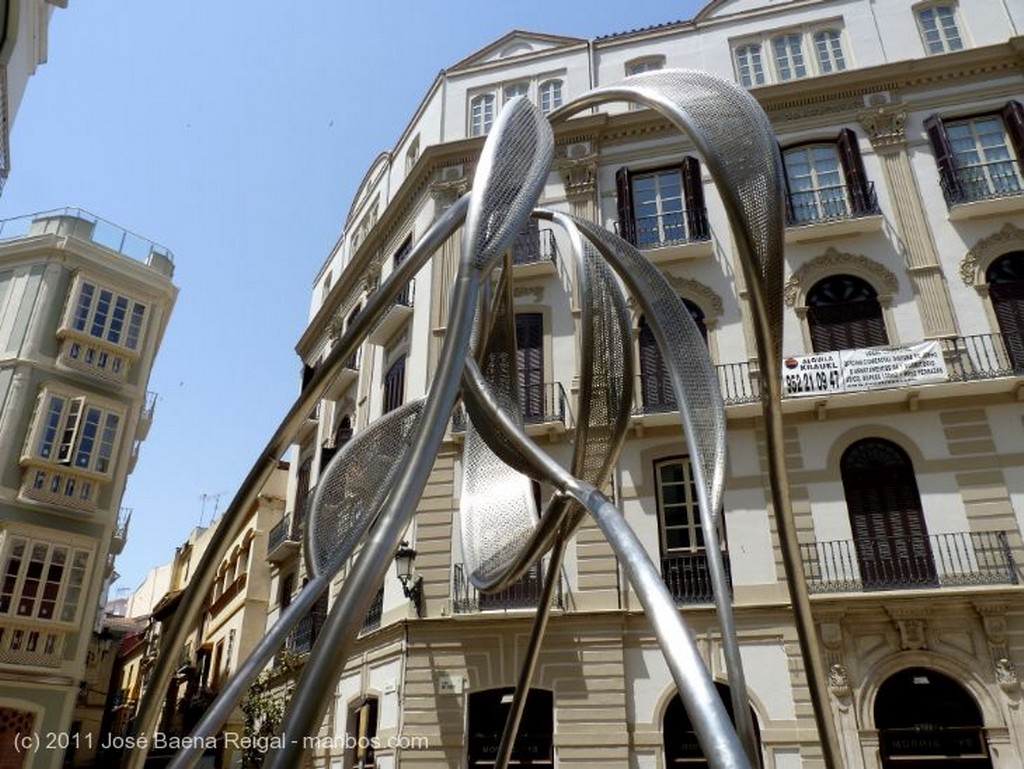 Malaga
Escultura denominada Panta Rei
Malaga