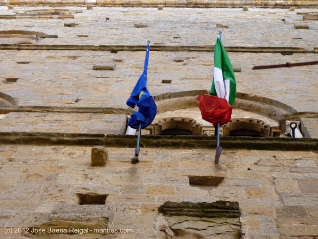 Volterra
Puerta principal
Pisa