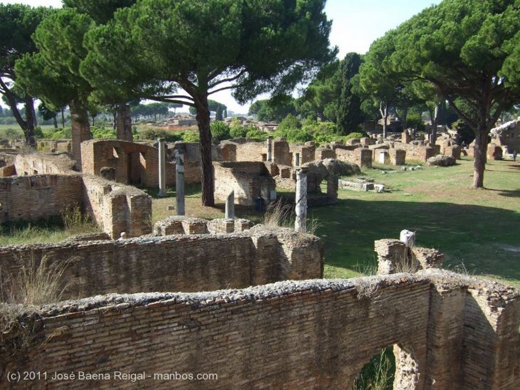 Ostia Antica
Inmenso campo de ruinas
Roma