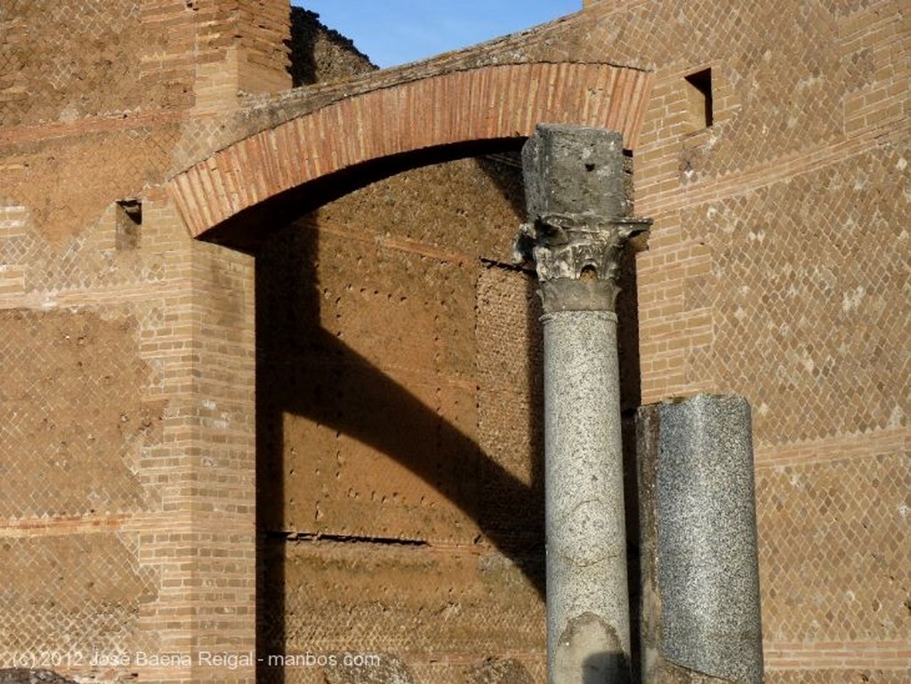 Villa Adriana
Edificio de las tres Exedras
Roma