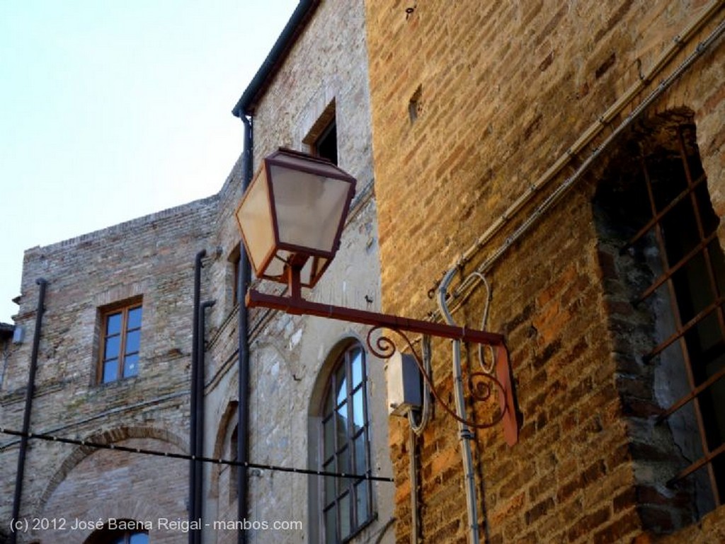 San Gimignano
Ventana con geranios
Siena