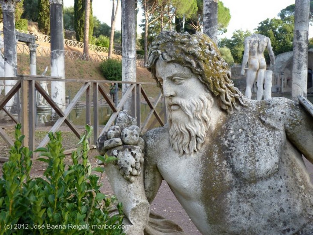 Villa Adriana
Canopo
Roma