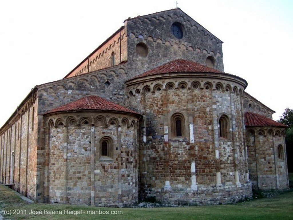 Pisa
Fachada curvada
Toscana