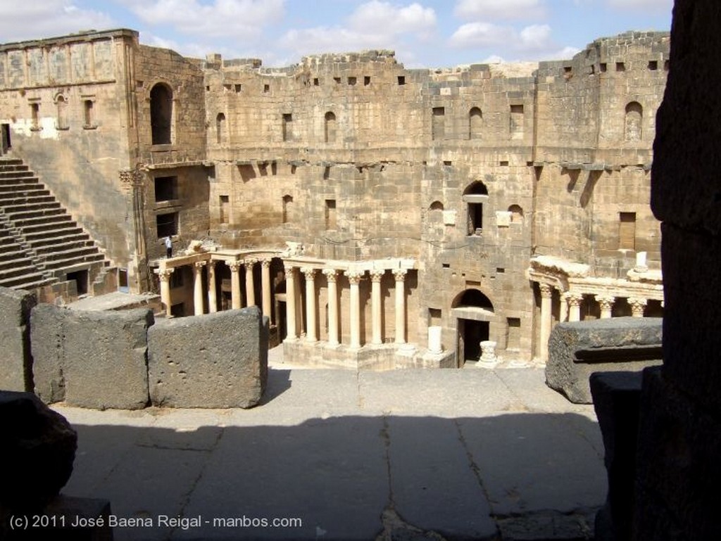 Bosra
Summa cavea
Dera