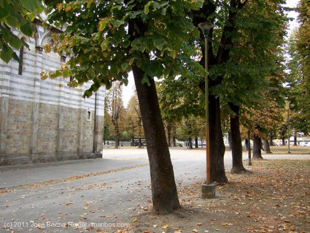 Pisa
Fachada de San Paolo a Ripa
Toscana