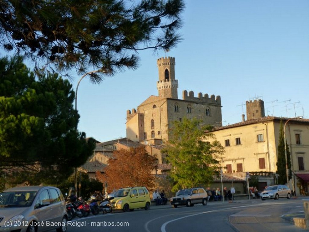 Volterra
Escudo azul
Pisa