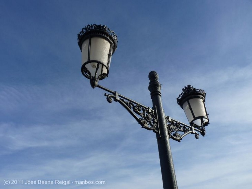 Valle del Genal
Palco en la serrania con farola
Malaga