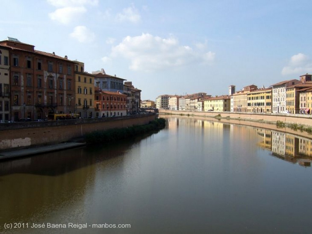 Pisa
Calle con arco
Toscana