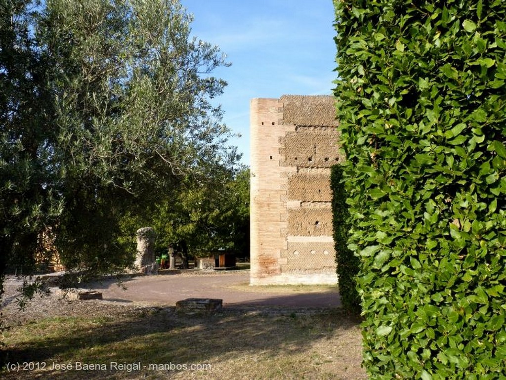 Villa Adriana
Puerta Principal
Roma