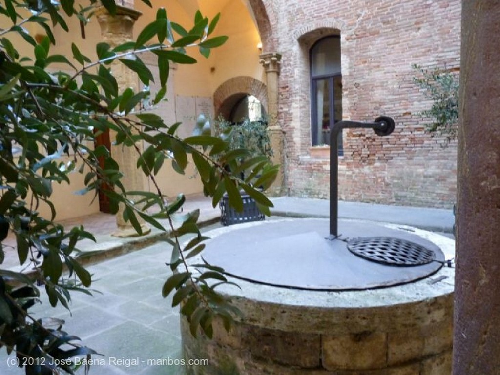 Montepulciano
Patio interior
Siena